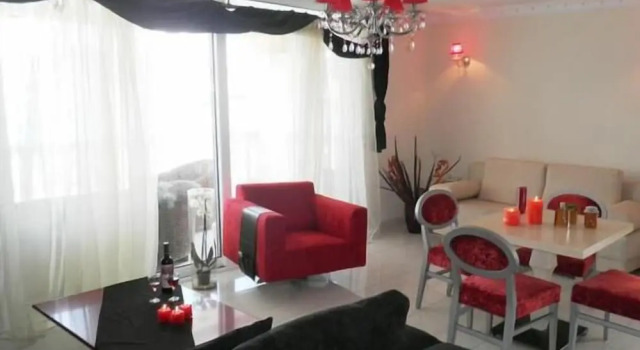 Arcadia Suites and Spa, Забронировать Курортный отель Отели Пороса с бассейном, Бассейн