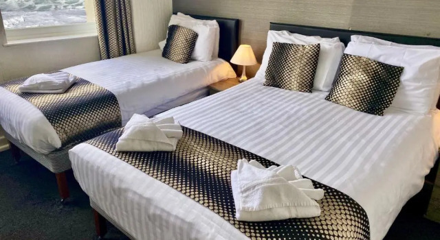 Семейный номер Standard с видом на море Royal Seabank Hotel