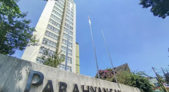 Metropolitan Manor 2Br Apartment At Parahyangan Residence