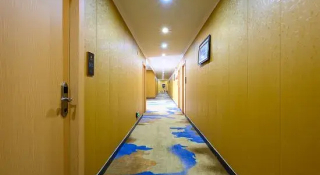 Yisu Qingju Hotel (Ningbo Lianfeng Middle Road store), Prenota Hotel Hotel a Ningbo con parcheggio, Parcheggio