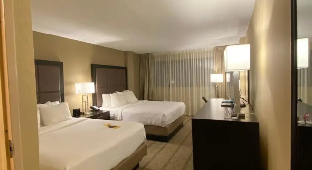Номер Standard Crowne Plaza Knoxville Downtown University by IHG