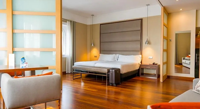 Полулюкс с видом на город Hotel Compostela
