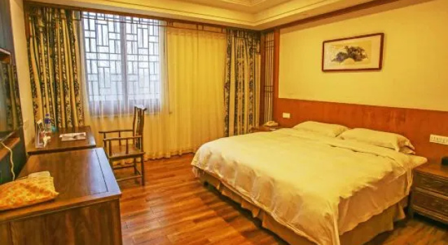 Одноместный номер Standard с видом на реку Taohuatanpan Holiday Hotel