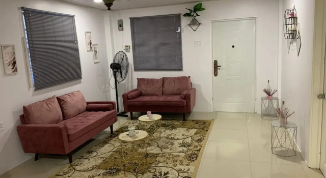 1 Bed Apartment - Sleeps 2 - Parking - Wifi