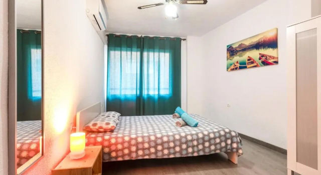 Lovely, new, bright 3 mins to beach apt 105 sq meters