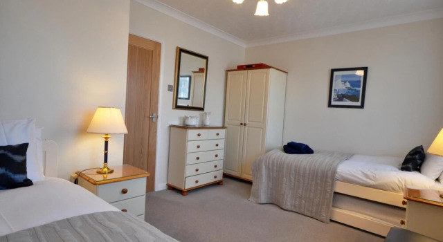 Blue Swell in Poole With 3 Bedrooms and 3 Bathrooms, Забронировать Отель Пул Дорсет, рядом с Baiter Park