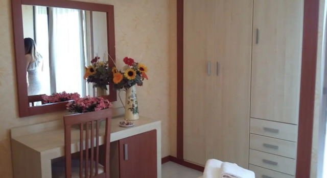 Трёхместный номер Standard с балконом Hotel Condor