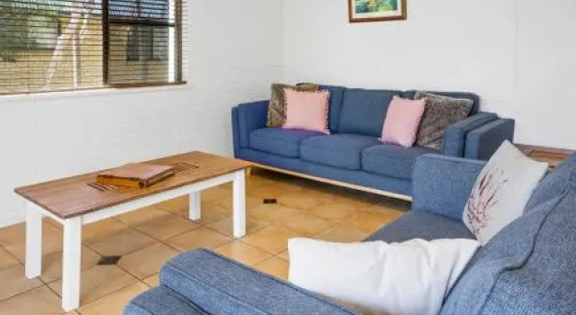 2/56 Lawson Street@Clarkes Beach