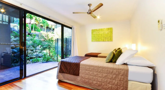 Апартаменты с 2 комнатами с балконом Shorelines 27 Hamilton Island 2 Bedroom Ocean View Near Marina With Golf Buggy