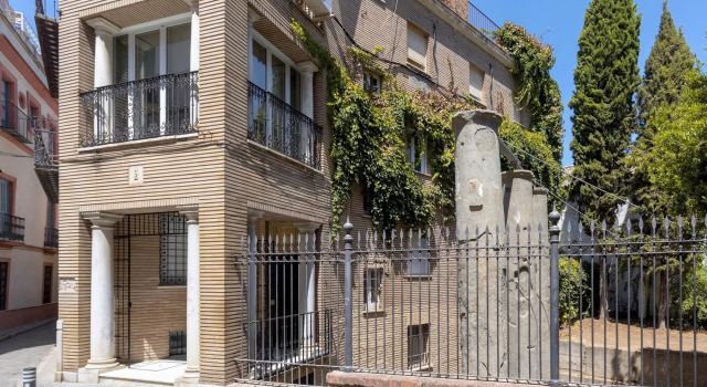 Magnificent 3BD apartment in Santa Cruz neighborhood. Aire II, Забронировать Апартаменты/квартира Севилья провинция Севилья, рядом с Торре-дель-Оро