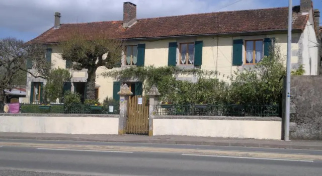 La Maison Jaune, Забронировать Отель Бурес Вьен