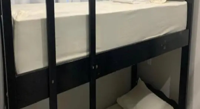 Кровать в общем номере (мужской номер) Hostel W S