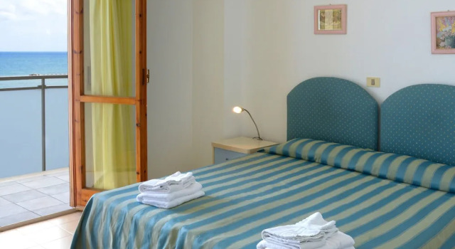 Четырёхместный номер Hotel Embassy
