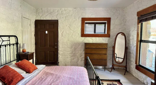 Huttopia Paradise Springs, Prenota Hotel Valyermo California