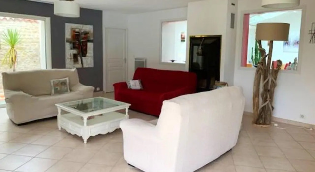 Villa de 4 chambres avec piscine privee jardin clos et wifi a Meschers sur gironde, Rezerwuj Willa Hotele w Charente-Maritime z basenem, Basen
