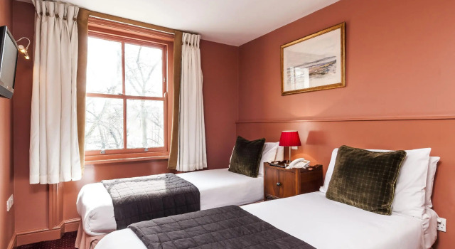 Трёхместный номер Standard Grand Concerto Hotel