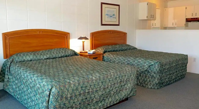 Четырёхместный номер Standard The Waterfront Suites and Marina