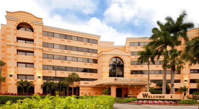 Четырёхместный номер Standard DoubleTree by Hilton Hotel West Palm Beach Airport