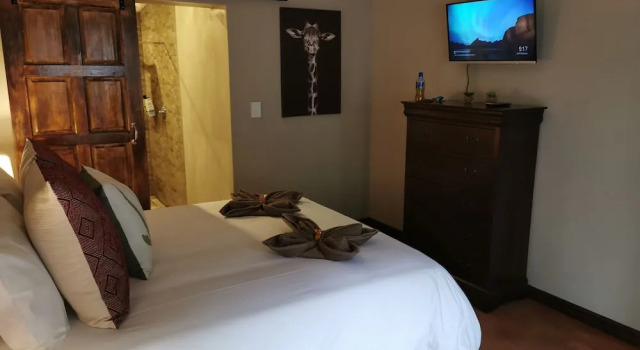 Двухместный номер Superior c 1 комнатой Aerotropolis Guest Lodge