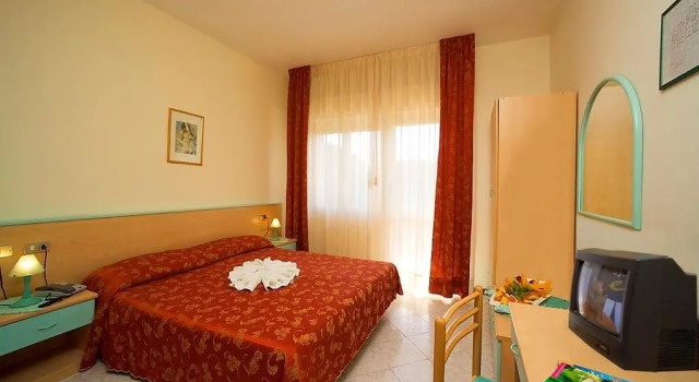 Hotel Di Giovanni, Prenota Hotel Hotel a Veneto con piscina, Piscina