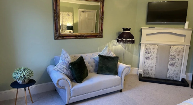 Impeccable 4-bed Apartment in Bath, Varaa Huoneisto Asunnot kohteessa Merseyside, Huoneisto