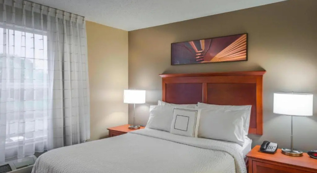 Двухместный номер Standard TownePlace Suites by Marriott Baltimore BWI Airport