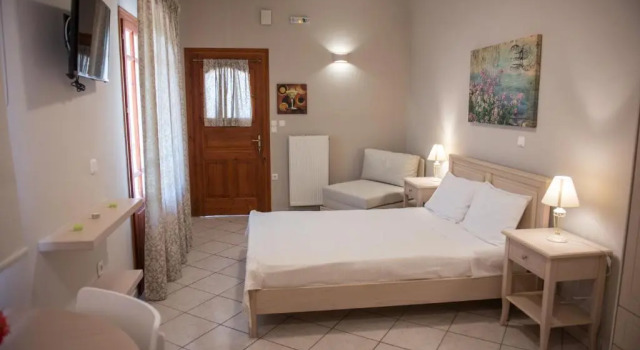 Studio Aloni Studios & Apartments