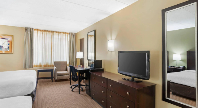 Четырёхместный номер Standard Quality Inn Old Saybrook - Westbrook
