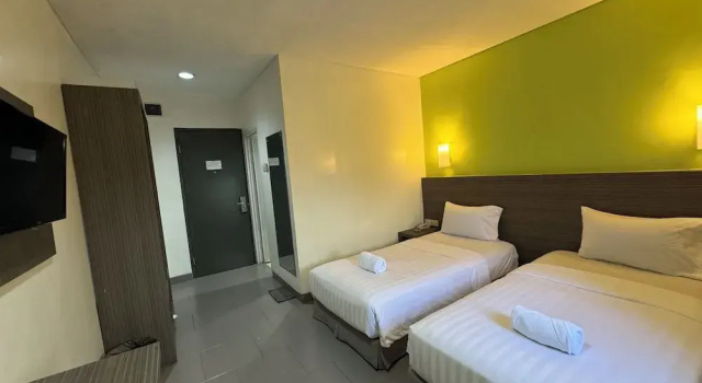 Superior Twin room IZI Hotels