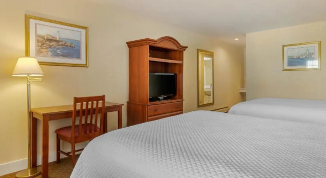Четырёхместный номер Standard Driftaway Hotel and Pool