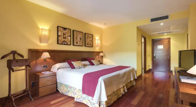 Номер Superior Hotel & Spa Monasterio de Boltaña