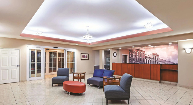 La Quinta by Wyndham Granbury, Забронировать Отель Гранбери Dallas - Fort Worth Metropolitan Area