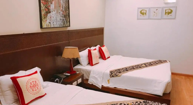 Трёхместный номер Superior Shine Hue Hotel 2