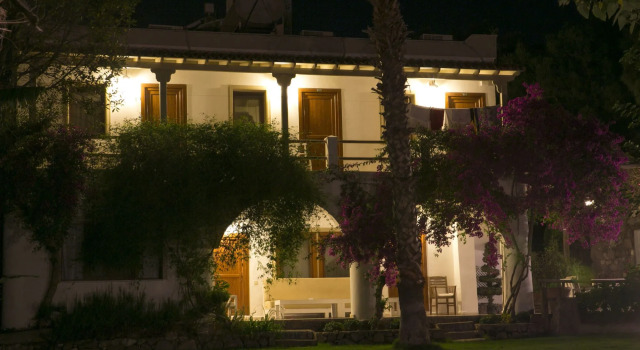 Karianda Hotel