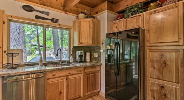 Коттедж 10 Mi to Ski Slopes: South Lake Tahoe Home