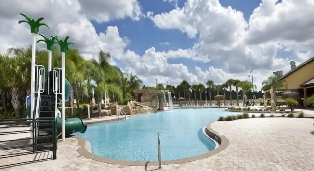 Stunning 5 Bedroom 4 Bath Townhome in Paradise Palms Resort, Book Ferieresort Hoteller i Four Corners med pool, Swimmingpool