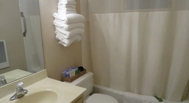 Четырёхместный номер Standard Amish Country Motel