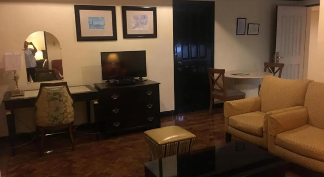 Люкс Lourdes Family Suites Makati powered by Cocotel