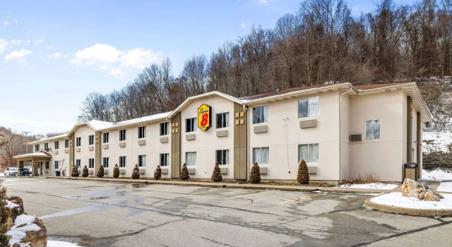Super 8 by Wyndham Pittsburgh/Monroeville, Boek Hotel Hotels in Monroeville met parkeren, Parkeren
