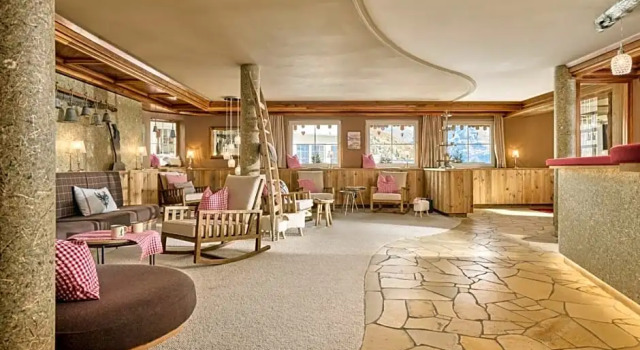 Hotel Alpenfriede, Rezerwuj Hotel Hotele w Tyrol z parkingiem, Parking