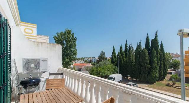 Апартаменты Cabanas T1 Apartment With Balcony & BBQ 8min Walk to Beachfront