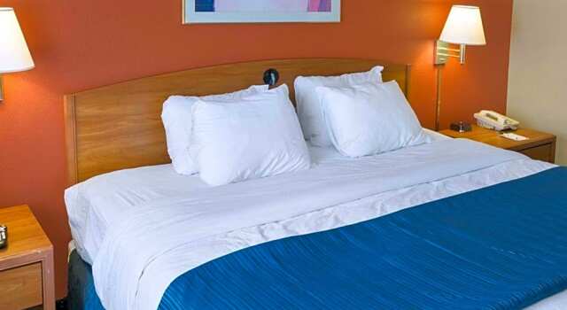 Номер Standard Quality Inn Lakeville North