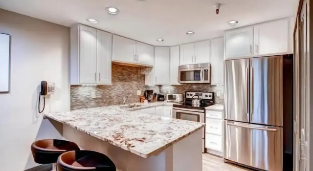 Номер Standard 4 Bedroom Ski In, Ski Out Mountain Vacation Rental Located Next To Historic Main Street In Downtown Breckenridge
