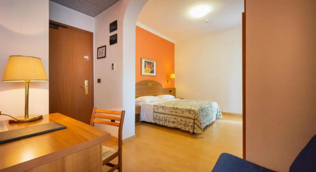 Двухместный номер Standard Hotel Tritone