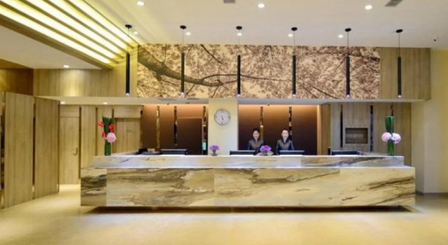 Atour Xian Yanta Hotel