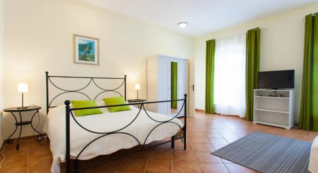 Апартаменты с видом на сад Apartments Garden