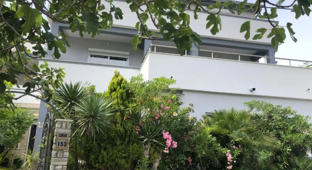 House Filomena, Prenota Hotel Hotel economici a Isole Quarnerine