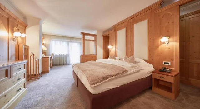 Hotel Portillo Dolomites 1966, Забронировать Отель Отели Сельва-ди-Валь-Гардена с бассейном, рядом с Горнолыжный курорт Валь-Гардена, Бассейн