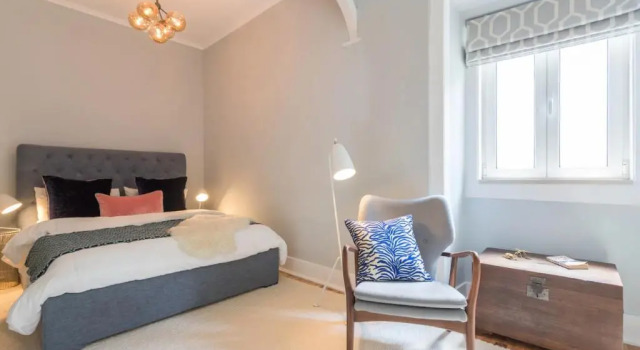 Beautiful and Stylish 5BR in the heart of Chiado, Забронировать Отель Мизерикорди Лиссабон, рядом с Money Museum