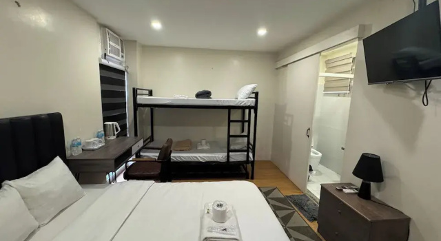 Номер Standard The Circuit Manor Hotel near Ayala Malls Circuit